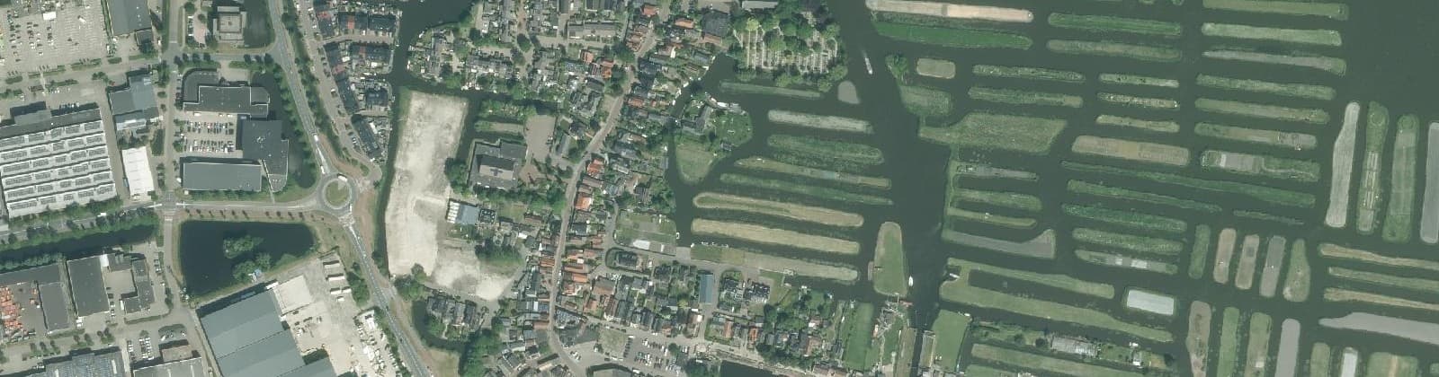 Luchtfoto van Broek op Langedijk kern