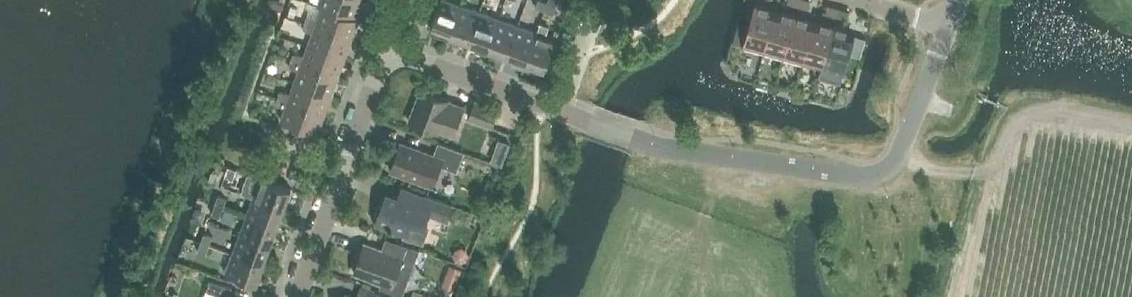 Luchtfoto van Twuyverhoek en Oostwal