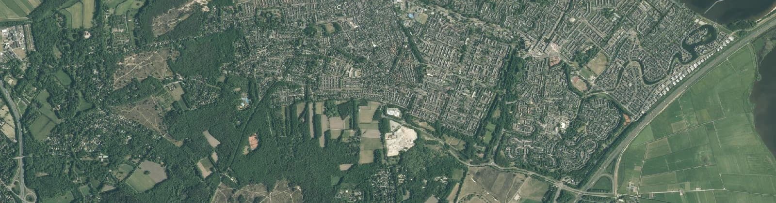 Luchtfoto van Huizen