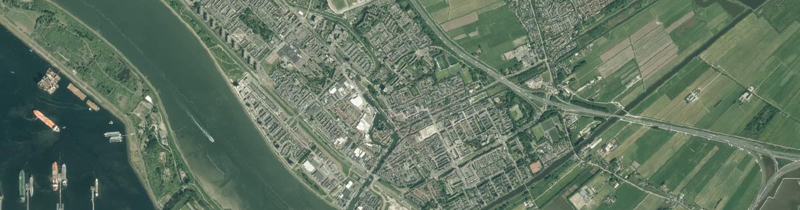 Luchtfoto van Maassluis