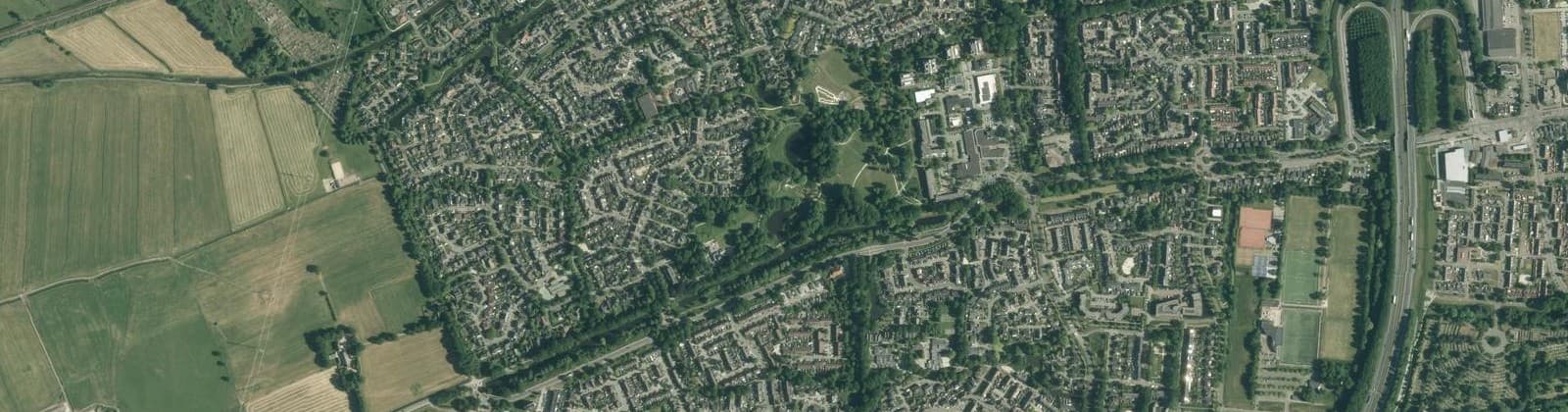 Luchtfoto van Wijk 51 De Weide