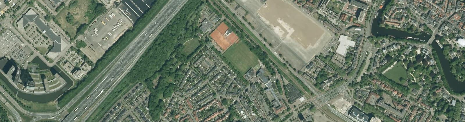 Luchtfoto van Wijk 14 Kamperpoort-Veerallee