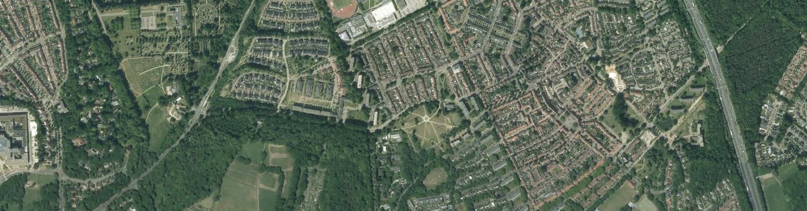 Luchtfoto van Monnikenhuizen