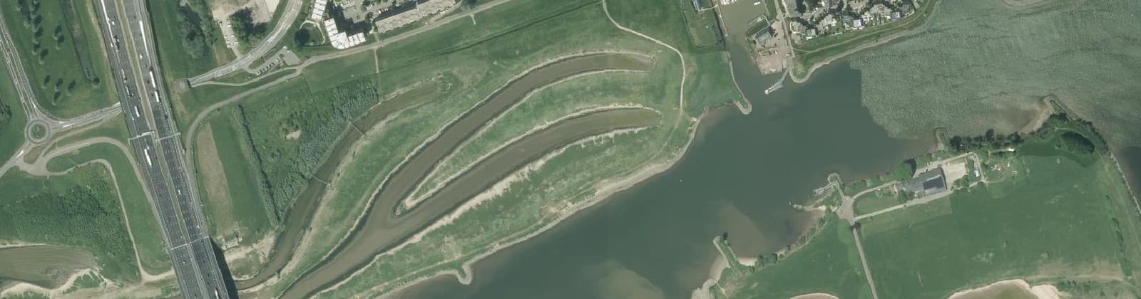Luchtfoto van Lekboulevard