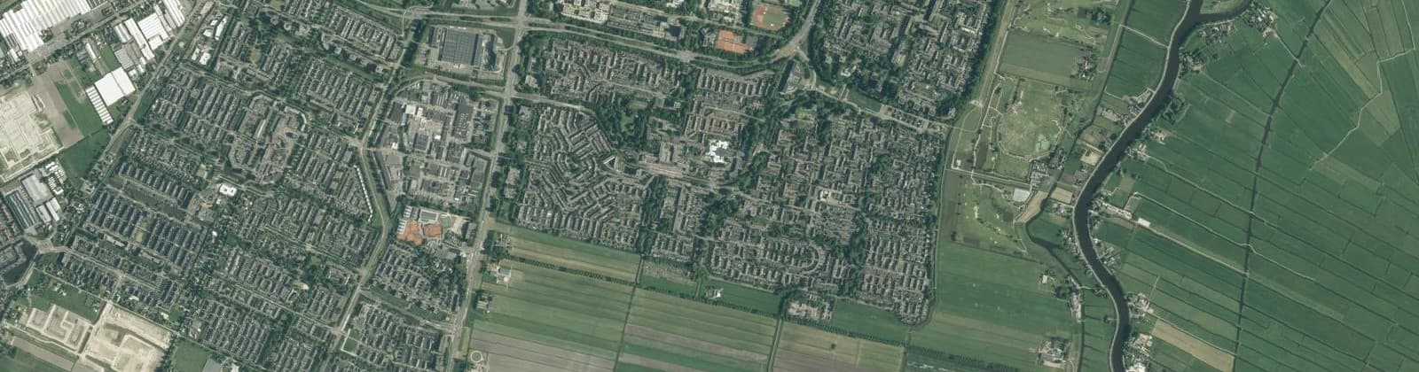 Luchtfoto van Waardhuizen, Middenhoven