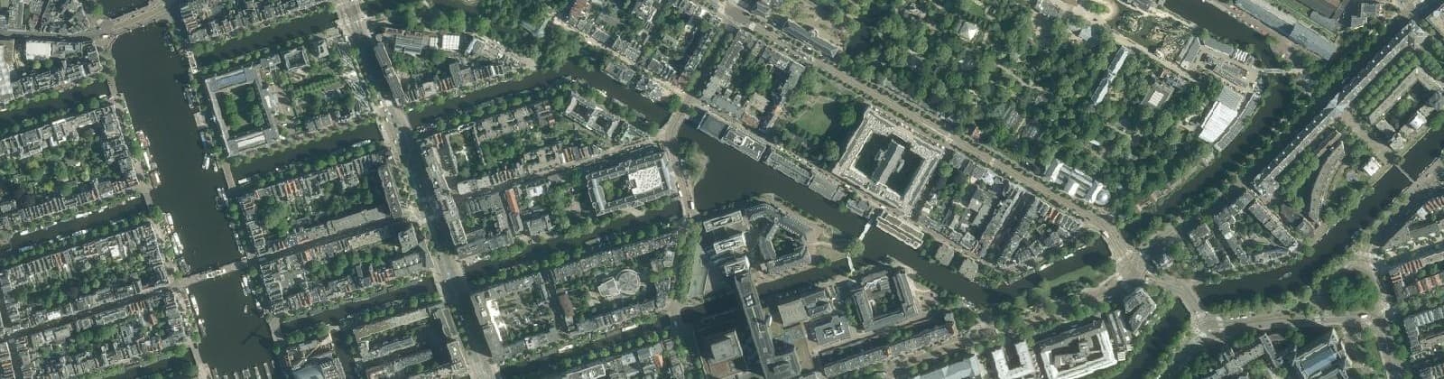 Luchtfoto van Weesperbuurt/Plantage