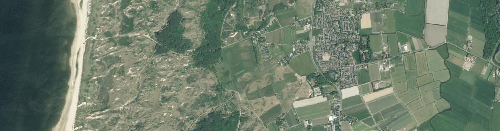 Luchtfoto van Wijk 05 Egmond-Binnen