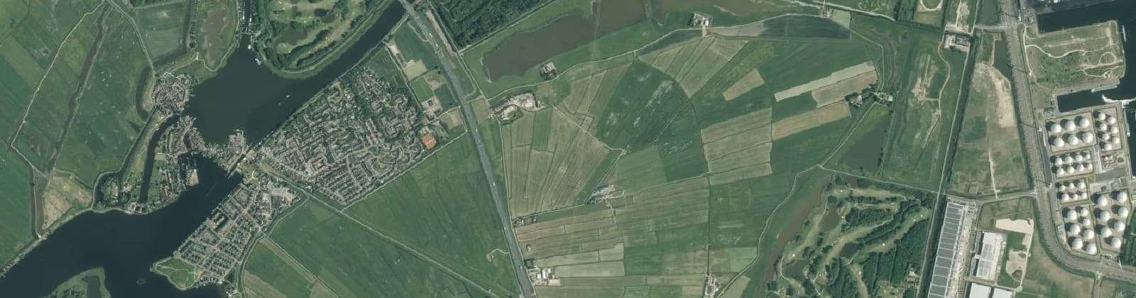 Luchtfoto van Spaarndam