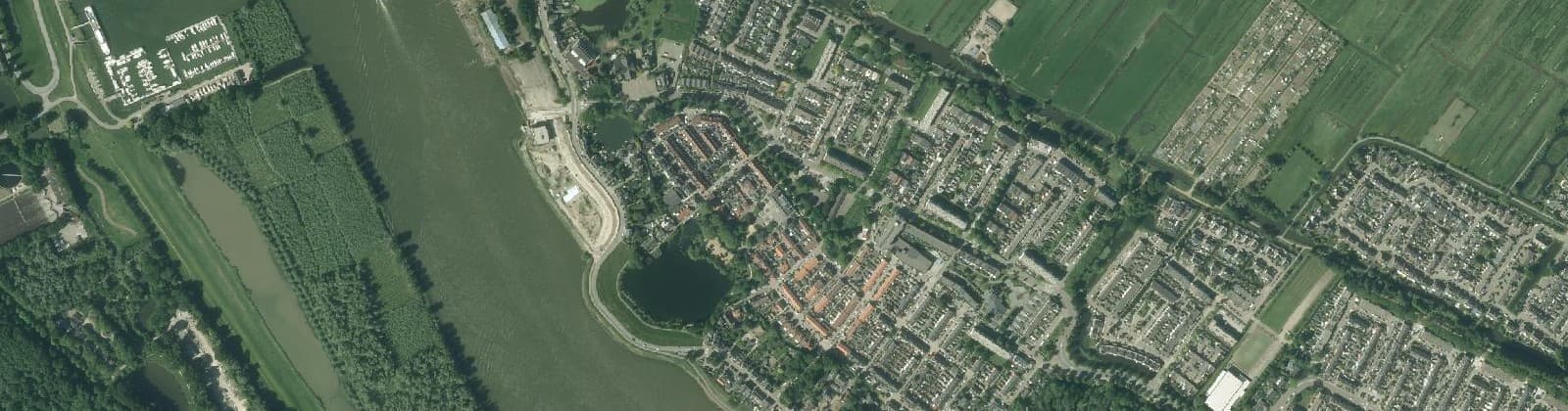 Luchtfoto van Wijk 02 Kinderdijk