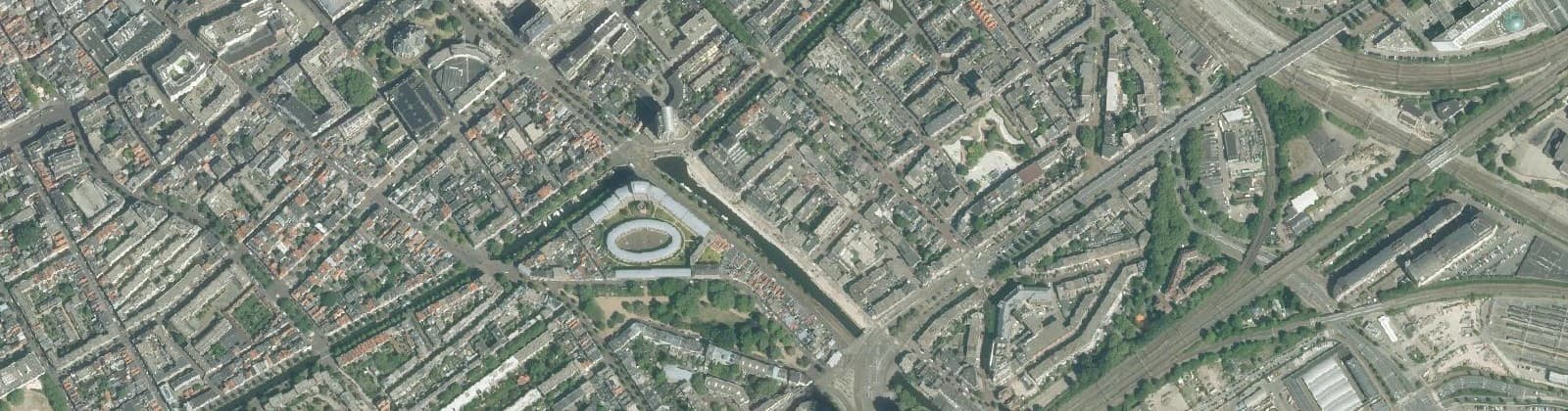 Luchtfoto van Wijk 27 Stationsbuurt