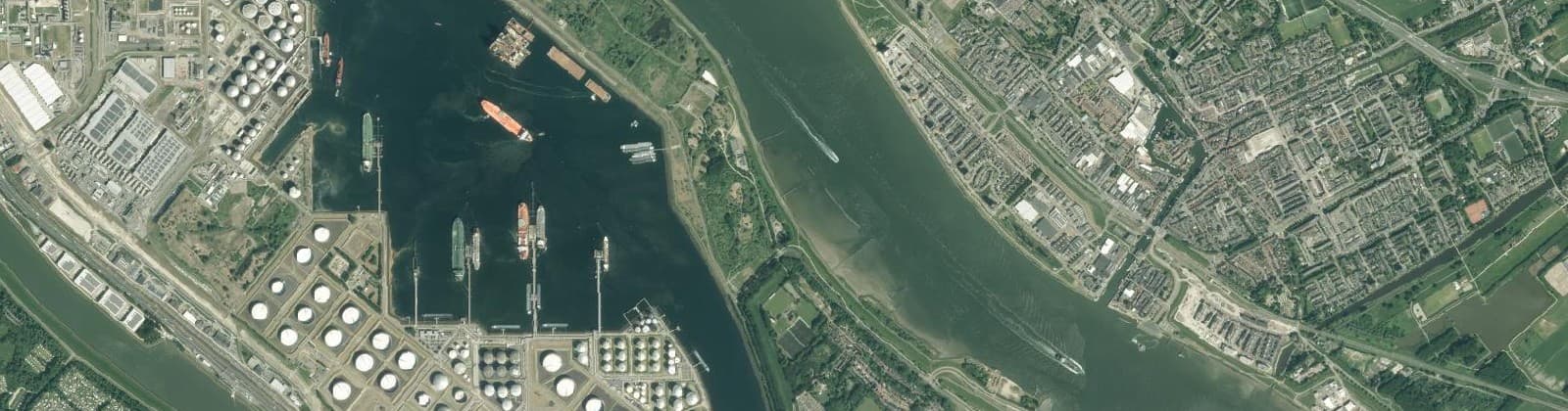 Luchtfoto van Rozenburg