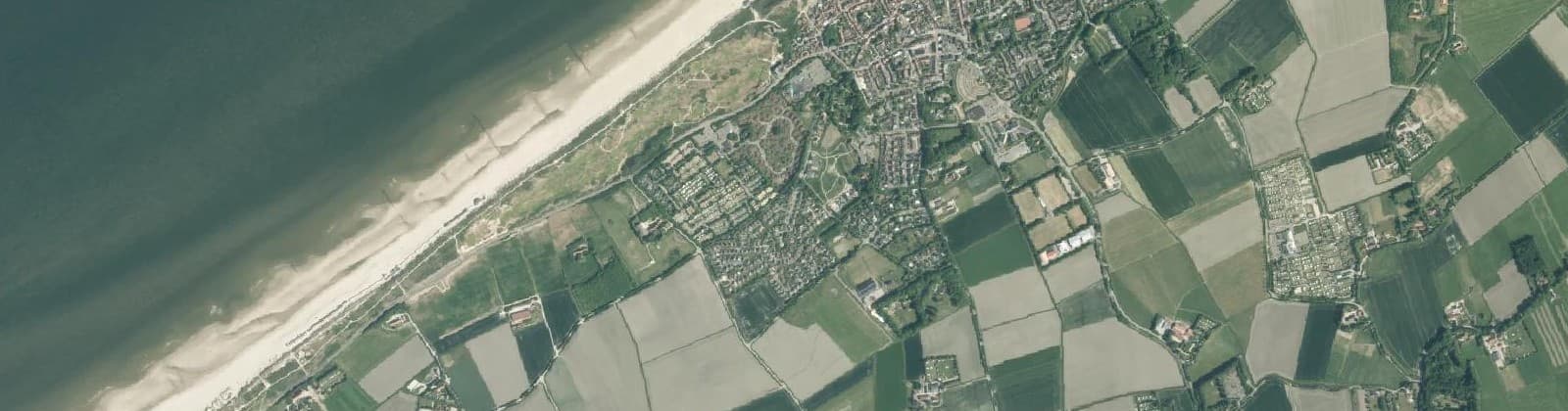 Luchtfoto van Wijk 04 Domburg