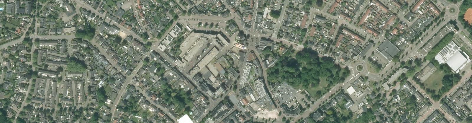Luchtfoto van Asten centrum / west