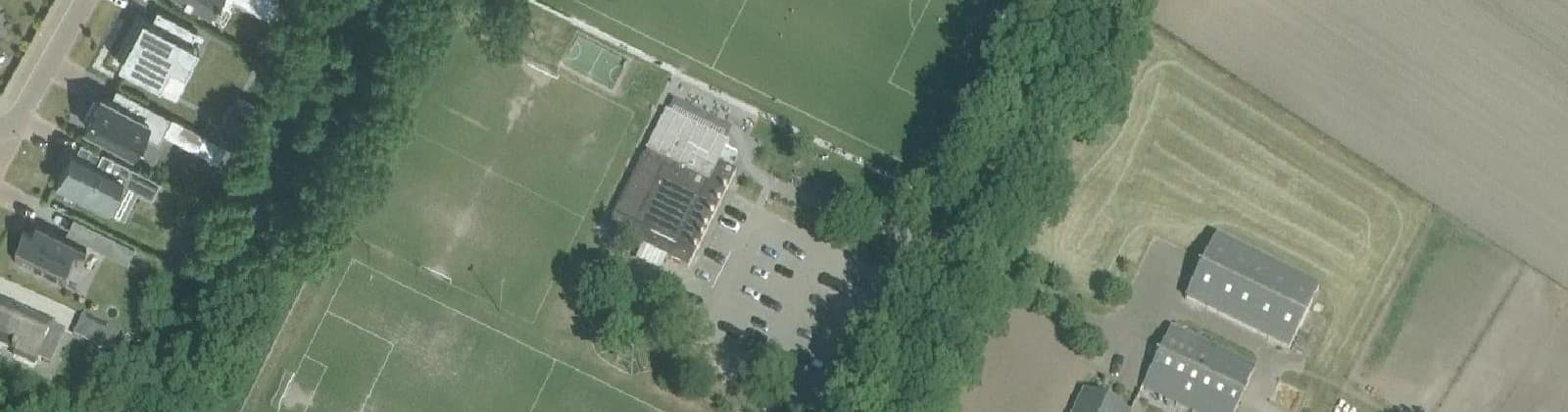Luchtfoto van Wijk 22 Sportpark De Krim
