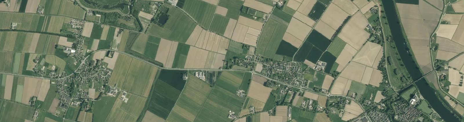 Luchtfoto van Deursen en Dennenburg