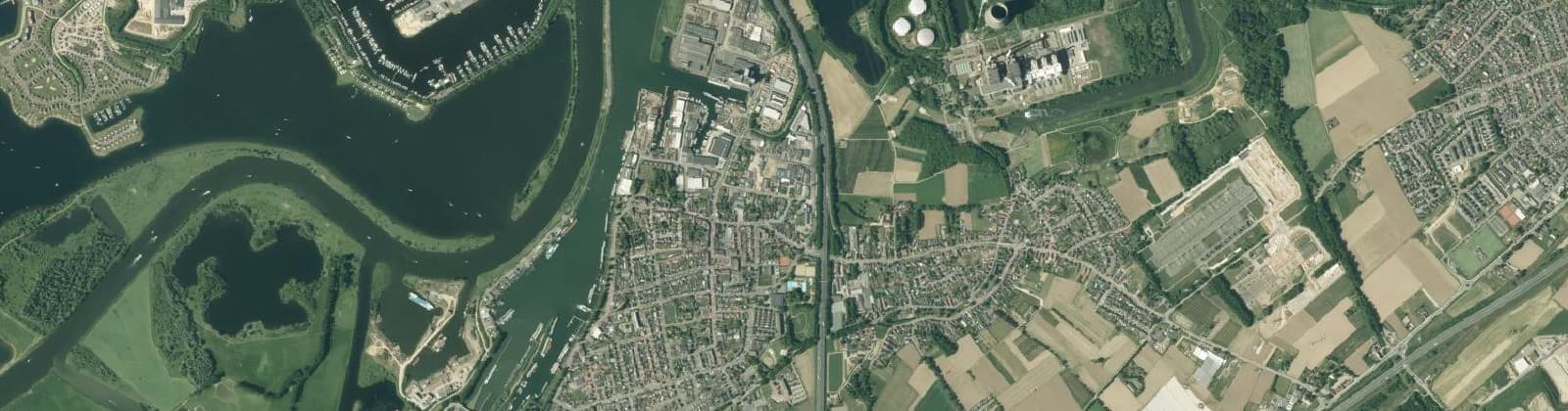 Luchtfoto van Wijk 00 Maasbracht