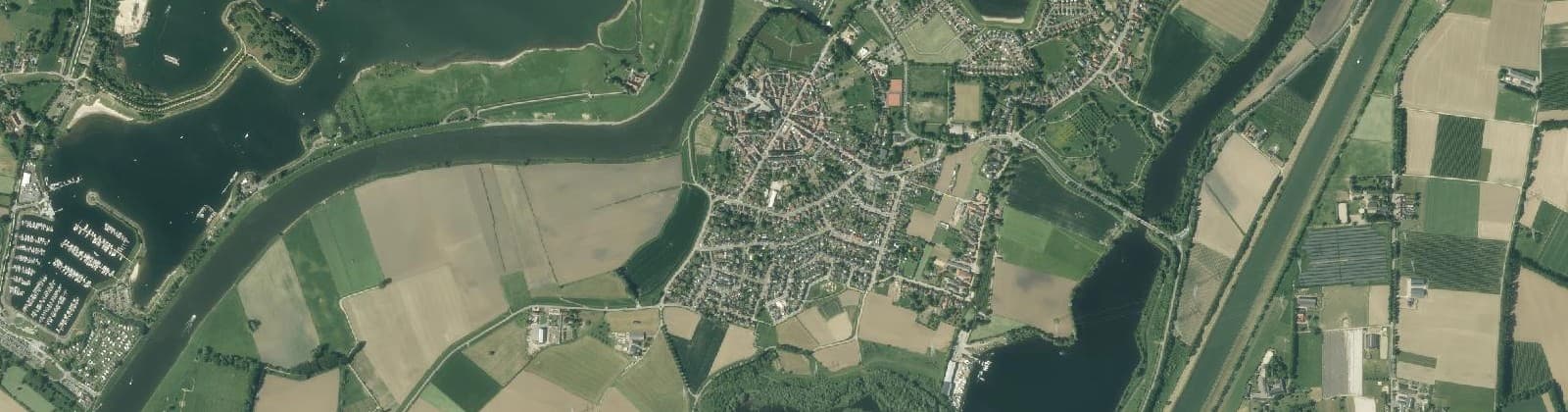 Luchtfoto van Wijk 02 Stevensweert