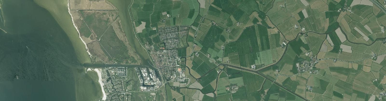 Luchtfoto van Wijk 17 Makkum