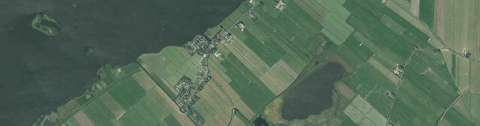 Luchtfoto van Wijk 13 Elahuizen