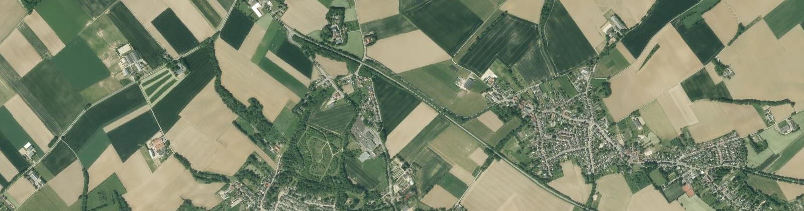 Luchtfoto van Wijk 06 Amstenrade - Oirsbeek