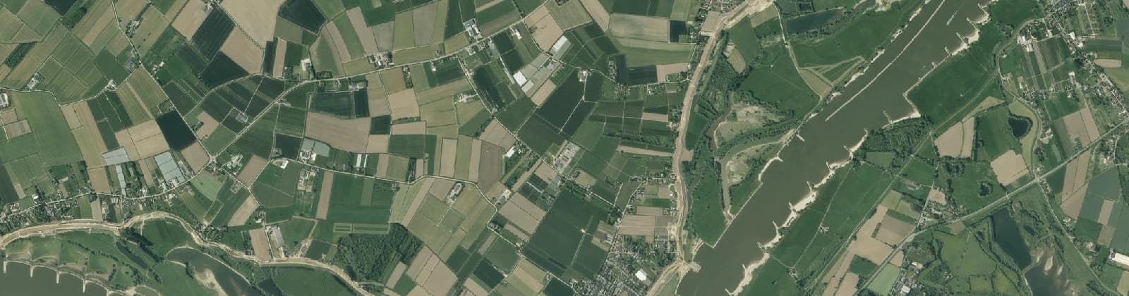 Luchtfoto van Varik en Ophemert