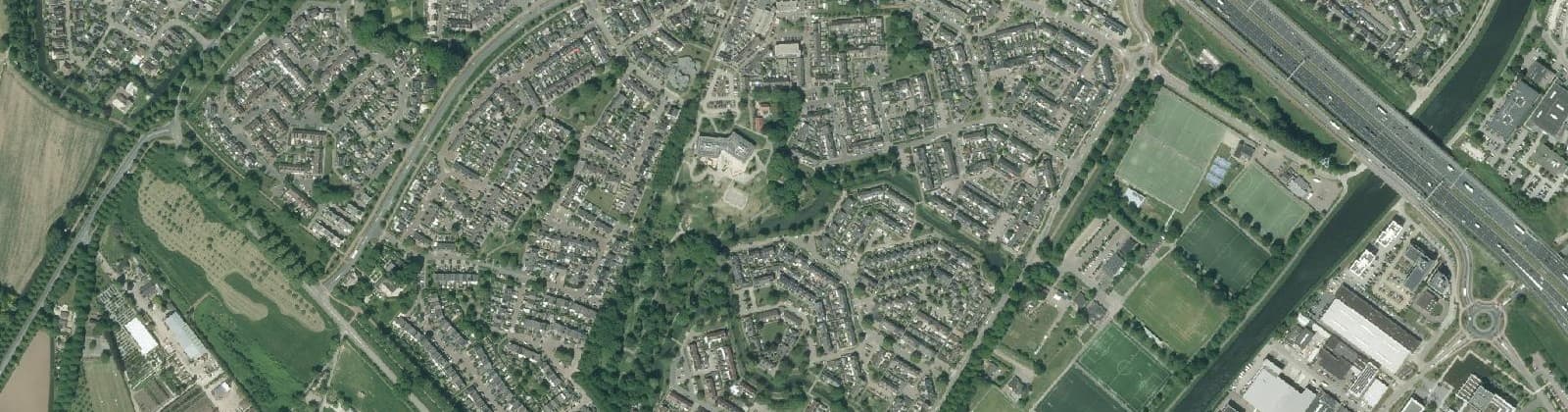Luchtfoto van Monnikenhof