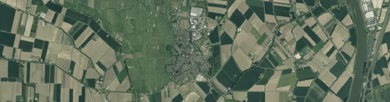 Luchtfoto van Wijk 07 Strijen