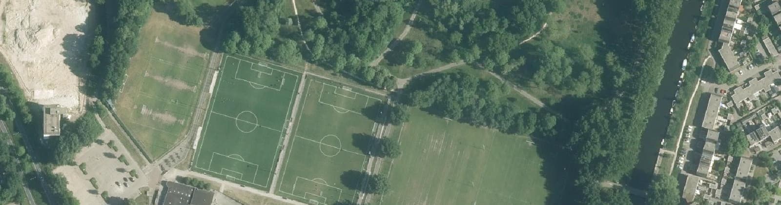 Luchtfoto van Sportpark De Marken