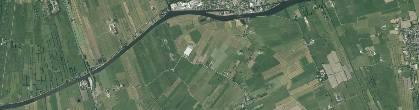 Luchtfoto van Verspreide huizen Stroobos