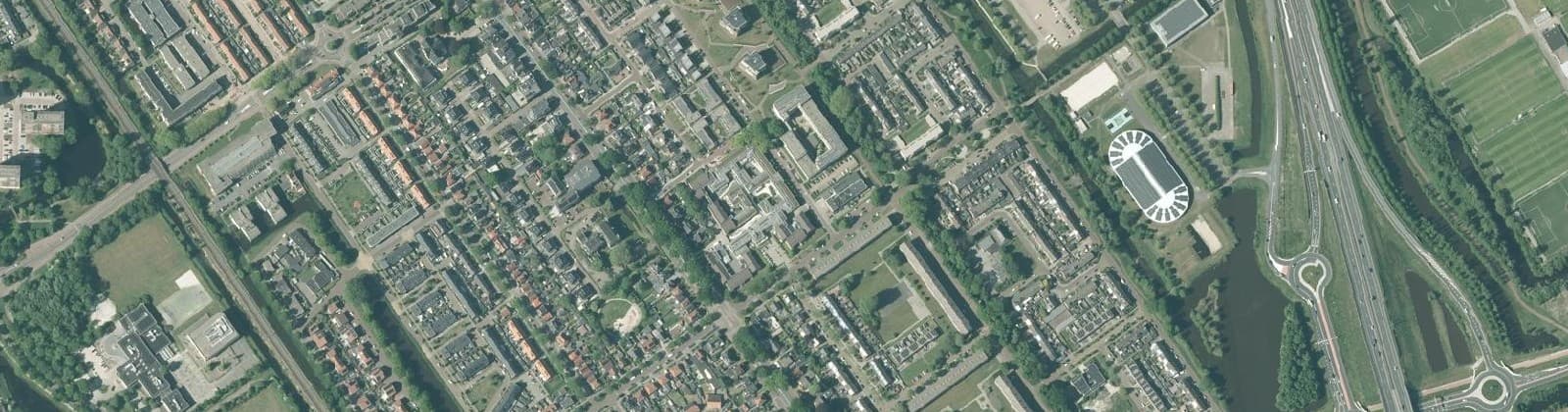 Luchtfoto van Midden