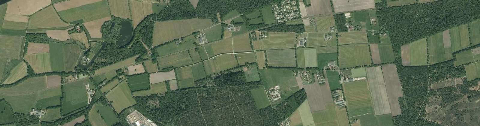 Luchtfoto van Verspreide huizen Hessum-Rechteren