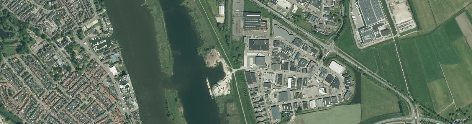 Luchtfoto van Industrieterrein IJsselmuiden