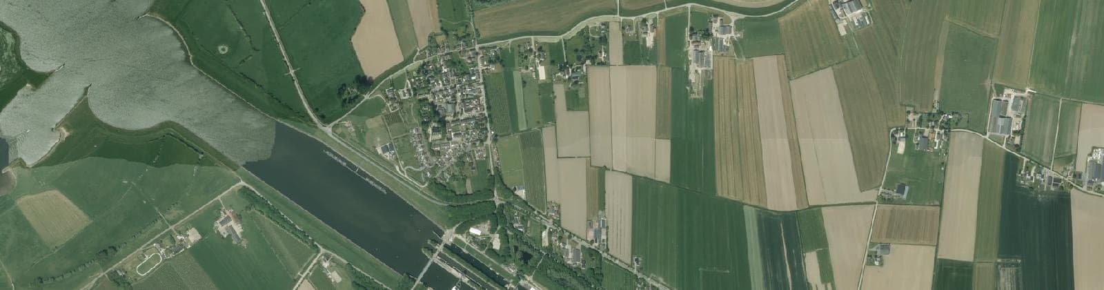 Luchtfoto van Verspreide huizen Rijswijk