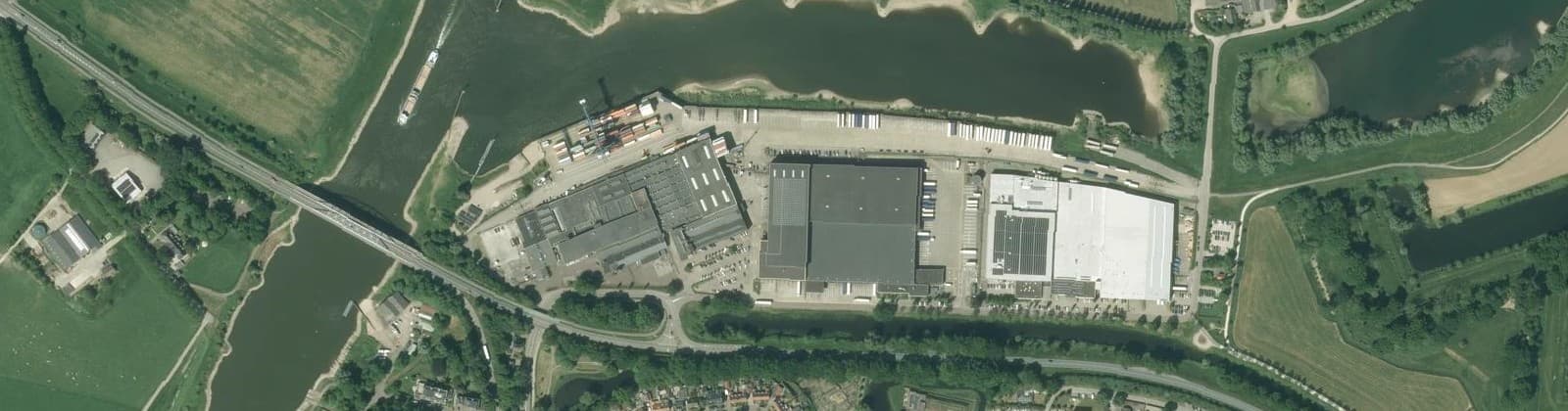 Luchtfoto van Bedrijventerrein Verhuellweg
