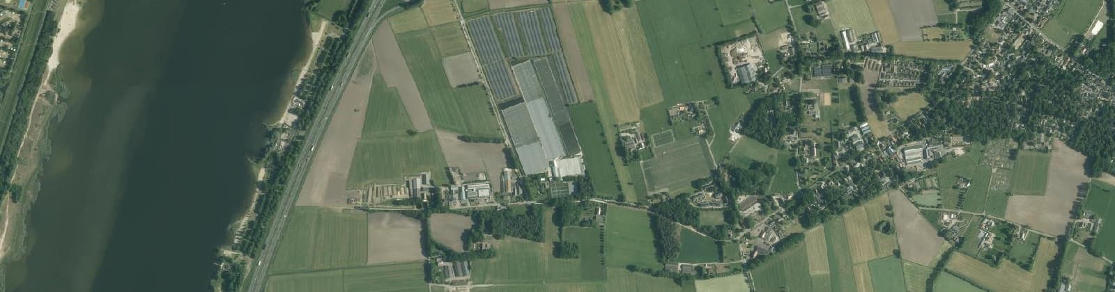 Luchtfoto van Verspreide huizen Zuiderzeeland