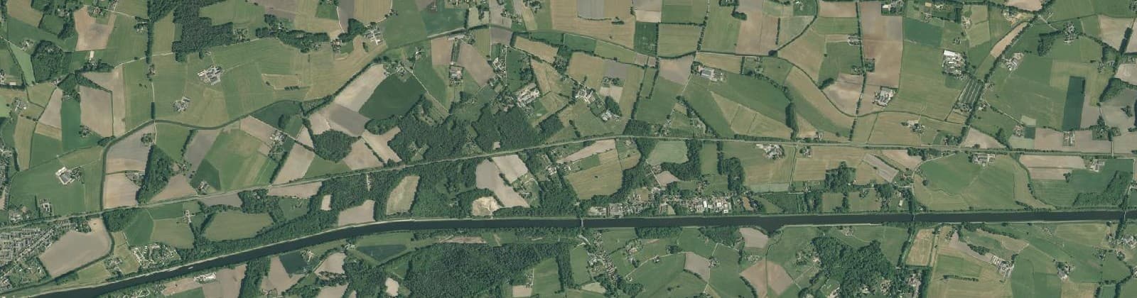 Luchtfoto van Verspr.h. Almen ten N. van Twentekanaal