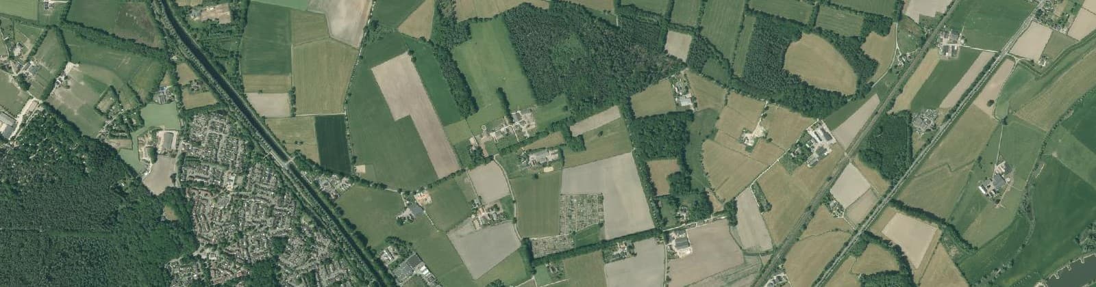 Luchtfoto van Verspreide huizen Spankeren
