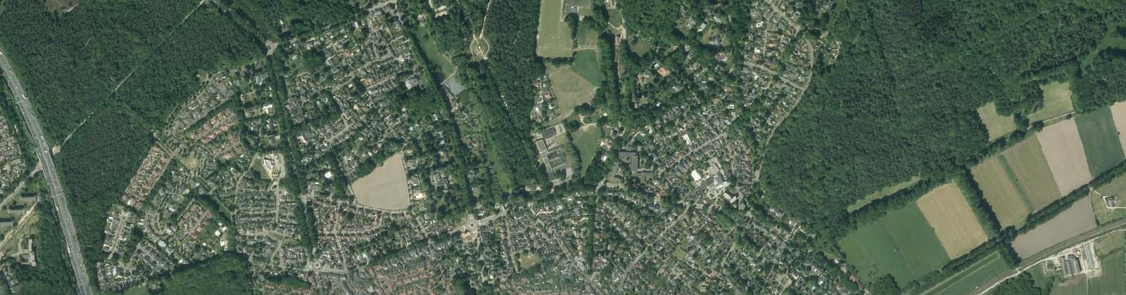 Luchtfoto van Velp-Noord boven spoorlijn