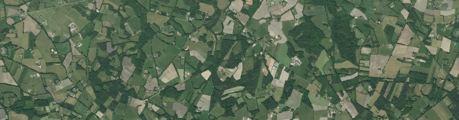 Luchtfoto van Verspreide huizen Woold