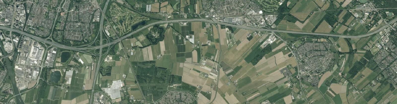Luchtfoto van Verspreide huizen in het zuiden