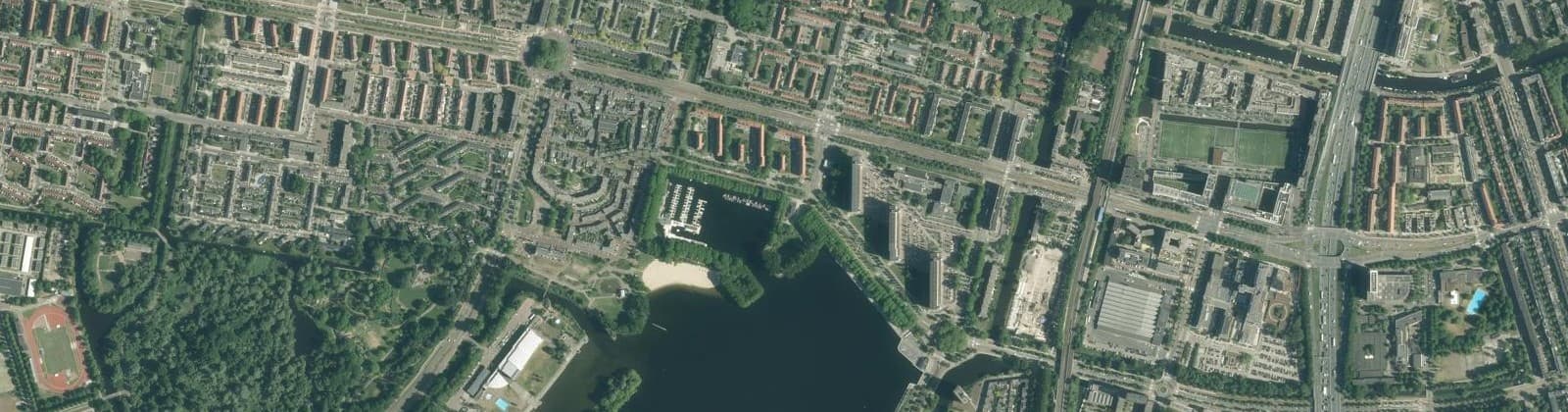 Luchtfoto van Noordoever Sloterplas