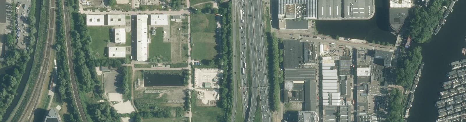 Luchtfoto van Riekerhaven