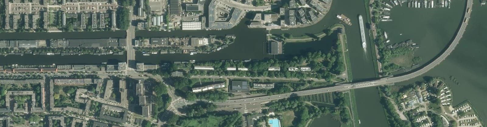 Luchtfoto van Zeeburgerdijk-Oost