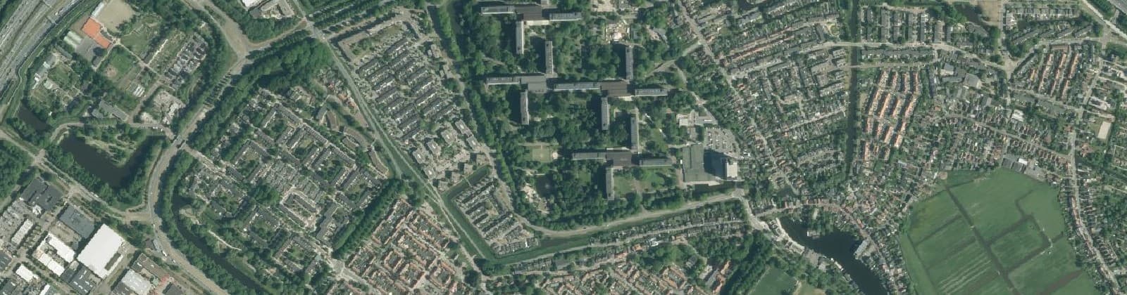 Luchtfoto van Oostzanerdijk