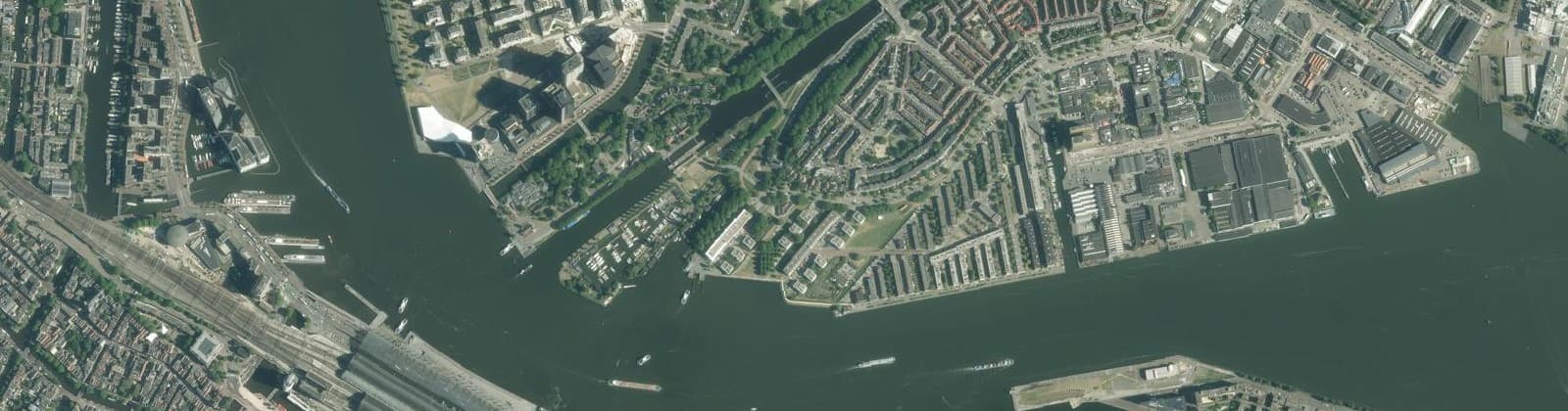 Luchtfoto van IJplein e.o.