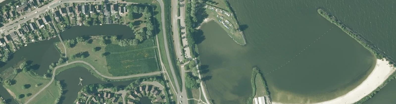 Luchtfoto van Medemblik Vooroever