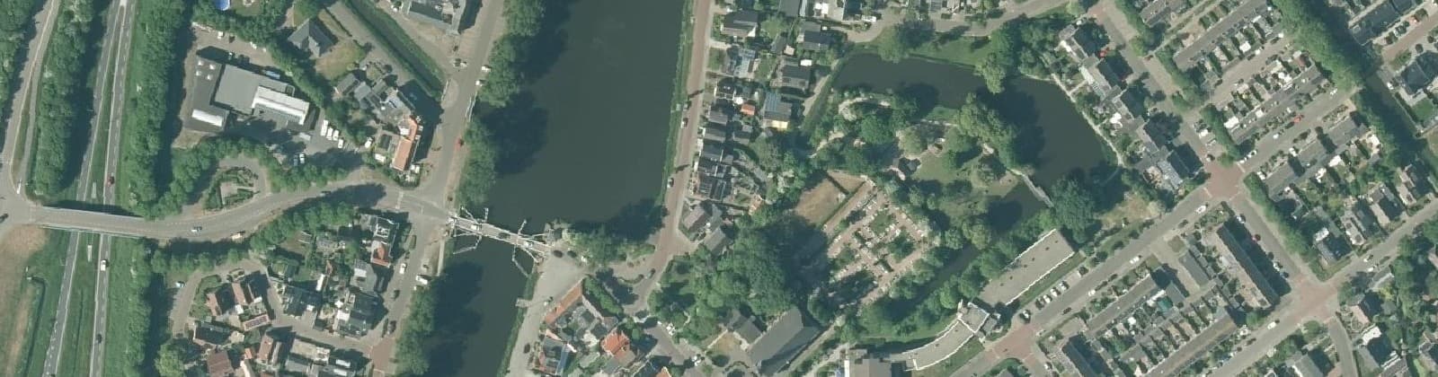 Luchtfoto van 't Zand-West- en -Zuid