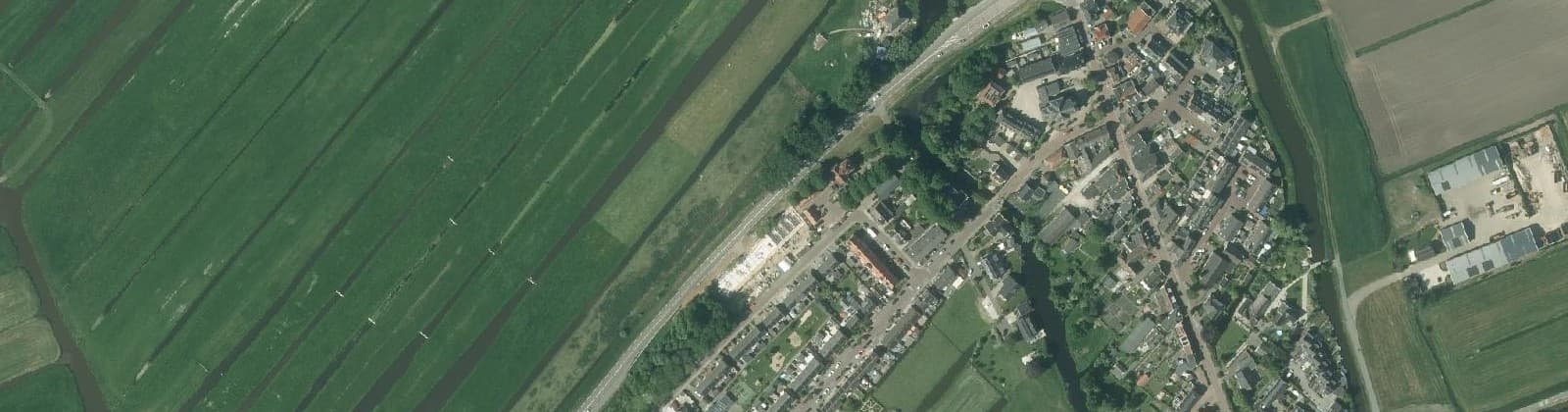 Luchtfoto van Aarlanderveen Dorp