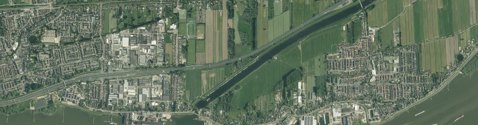 Luchtfoto van De Sluisweg