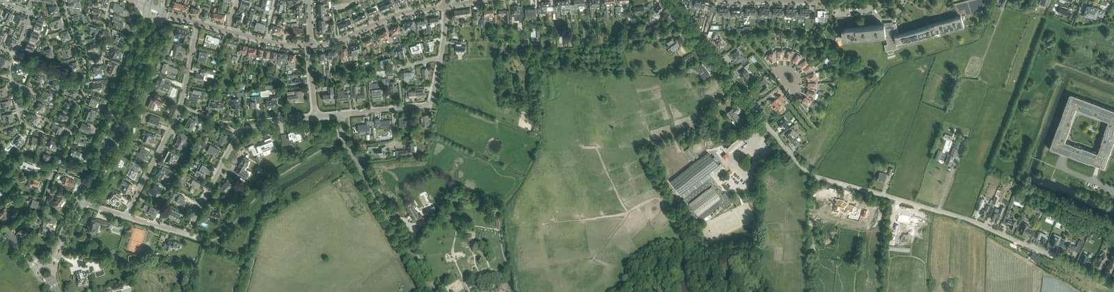 Luchtfoto van Overakker